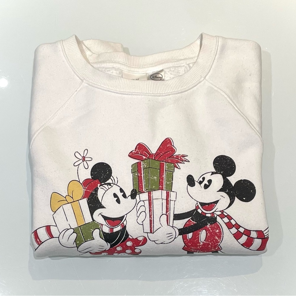 H&M x Disney Mickey and Minnie Mouse Christmas Crewneck Sweatshirt - Picture 10 of 10